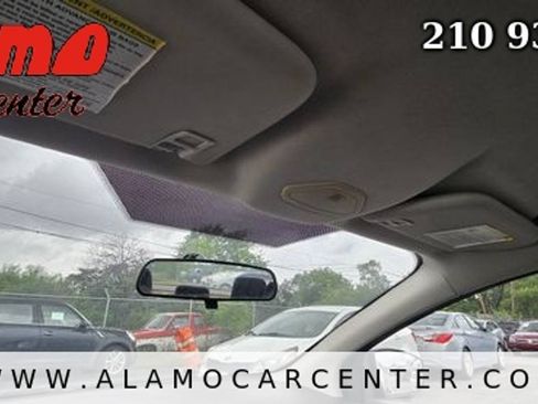 Used 2018 Ford Focus SE FWD image 39