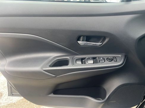 Used 2025 Nissan Versa SV image 18