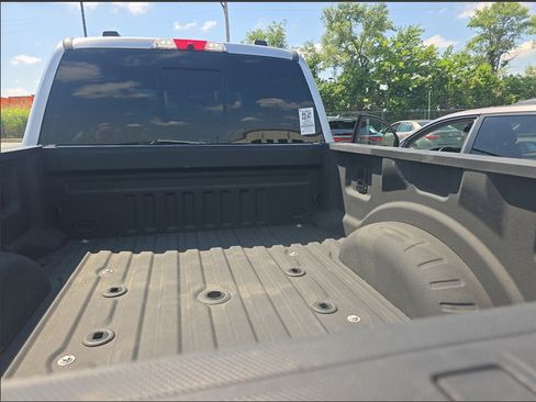 Used 2024 Ford F250 Lariat w/ Lariat Ultimate Package AWD/4WD image 6