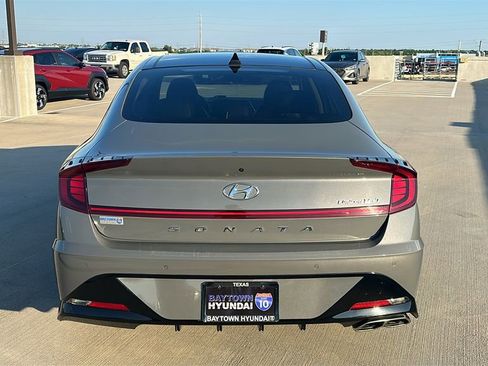 Used 2022 Hyundai Sonata Limited FWD image 12