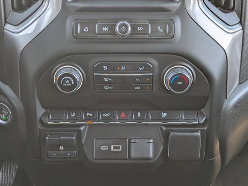 Used 2024 Chevrolet Silverado 2500 Custom w/ Custom Value Package image 20