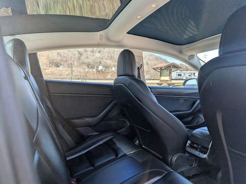 Used 2019 Tesla Model 3 Long Range image 16