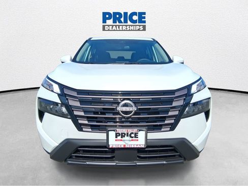 New 2026 Nissan Rogue SV w/ Cold Weather Package AWD/4WD image 3