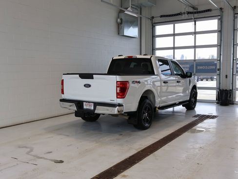 Used 2022 Ford F150 XLT image 3