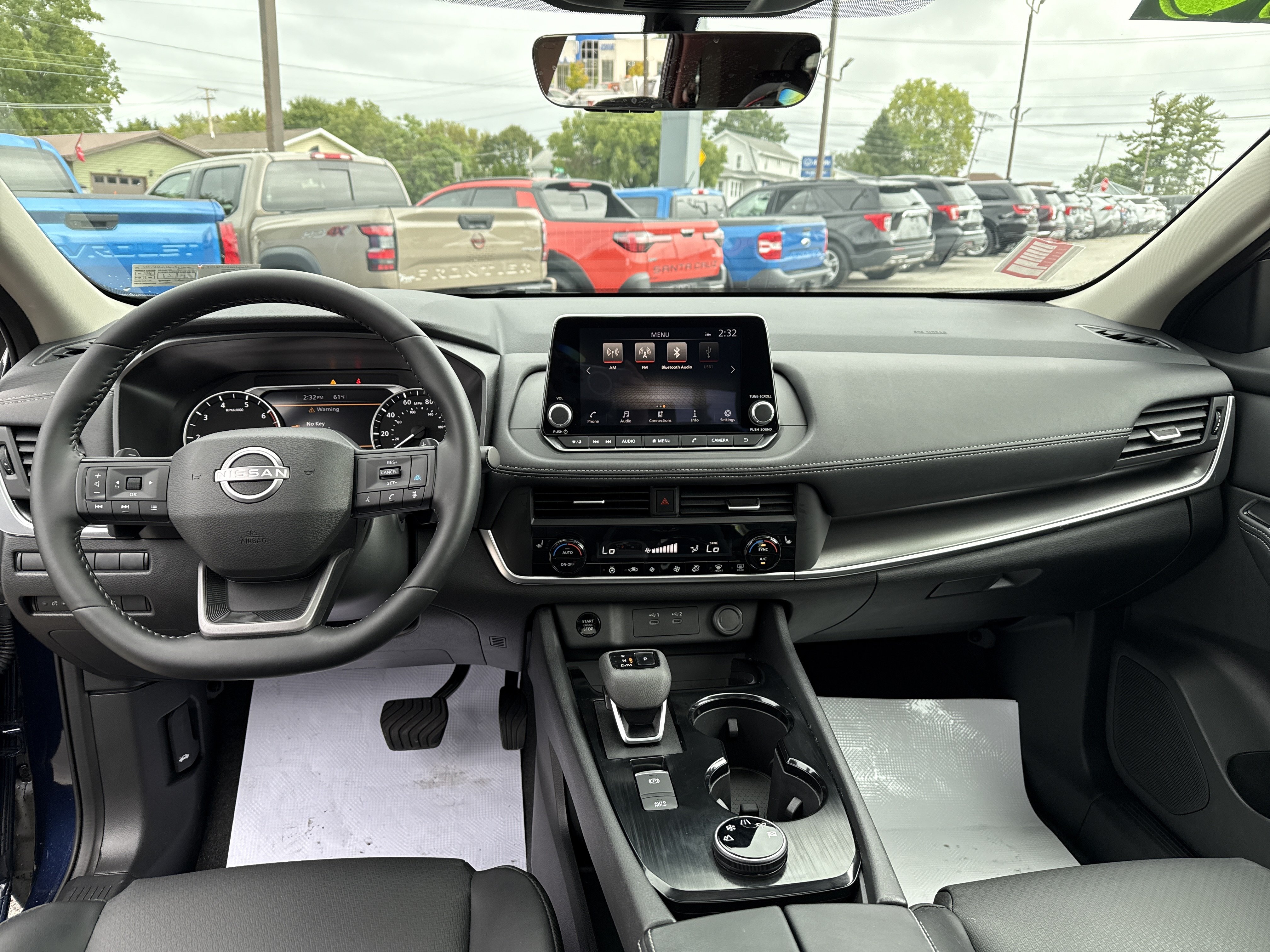 Used 2026 Nissan Rogue SV w/ SV Premium Package AWD/4WD image 14