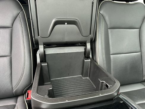 Certified 2025 Chevrolet Suburban Premier image 27