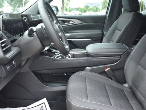 New 2026 Chevrolet Traverse LT w/ Driver Confidence Package FWD image 14