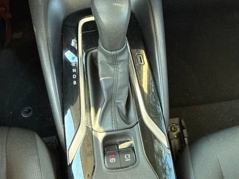 Used 2021 Toyota Corolla LE FWD image 7