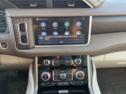 Used 2021 GMC Yukon XL Denali w/ Denali Premium Package image 12