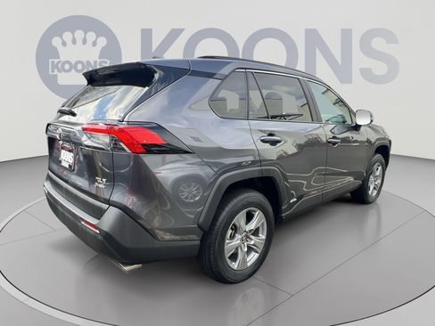 Used 2025 Toyota RAV4 XLE AWD/4WD image 4