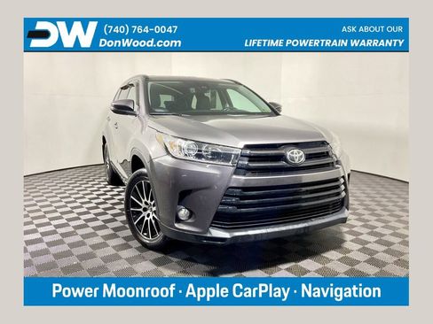 Used 2017 Toyota Highlander SE AWD/4WD image 1