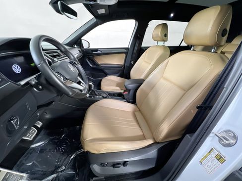 Used 2023 Volkswagen Tiguan SE R-Line image 20