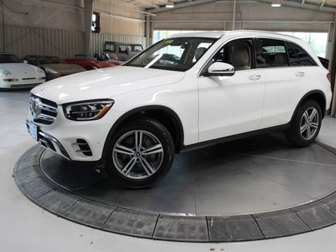 Used 2022 Mercedes-Benz GLC 300 w/ Premium Package Lite image 4