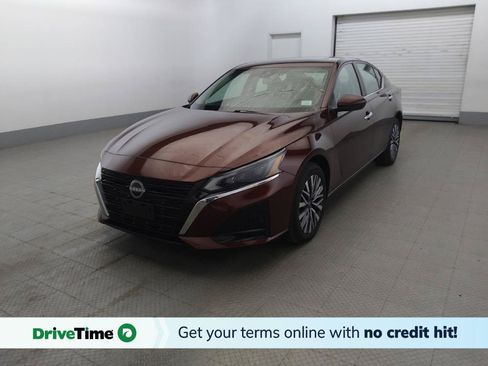 Used 2023 Nissan Altima 2.5 SV w/ SV Premium Package AWD/4WD image 1