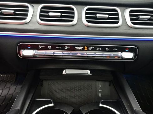 Used 2025 Mercedes-Benz GLE 350 4MATIC image 4