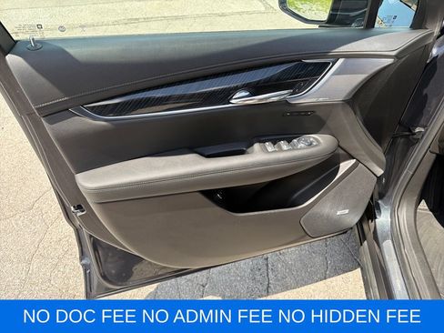 Used 2023 Cadillac XT6 Premium Luxury w/ Technology Package AWD/4WD image 12