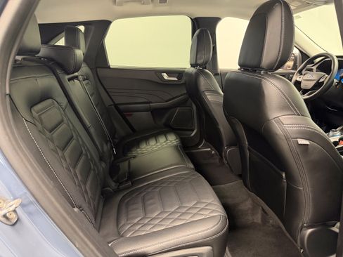 Used 2024 Ford Escape Platinum w/ Premium Technology Package AWD/4WD image 22