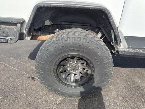 Used 2021 Jeep Gladiator Rubicon image 16