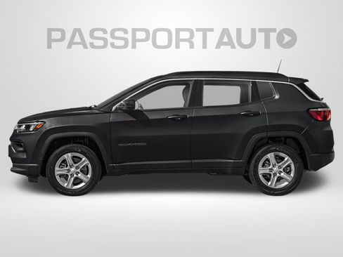 Used 2023 Jeep Compass Limited w/ Elite Group AWD/4WD image 3