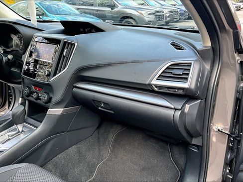 Certified 2022 Subaru Forester Premium AWD/4WD image 11