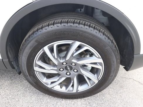 Used 2025 Lincoln Corsair FWD image 6