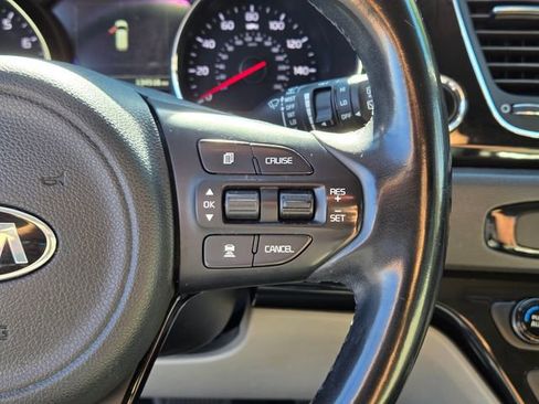 Used 2017 Kia Sedona EX image 20