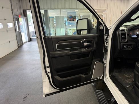 New 2026 RAM 3500 Laramie AWD/4WD image 13