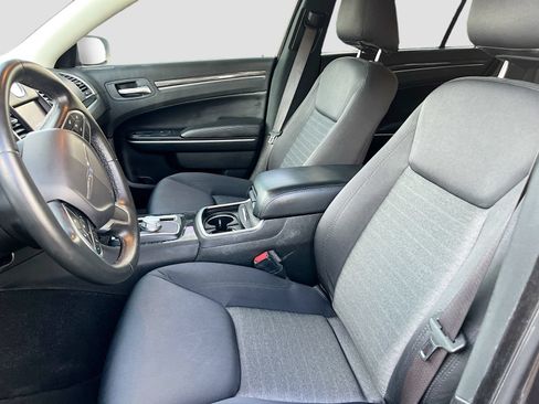 Used 2022 Chrysler 300 Touring w/ Sport Appearance Package RWD image 19