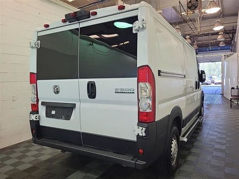 Used 2025 RAM ProMaster 2500 w/ U-Haul Equipment Group FWD image 10
