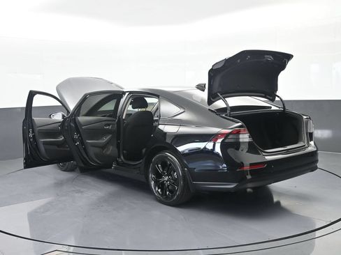 Used 2025 Honda Accord SE image 72