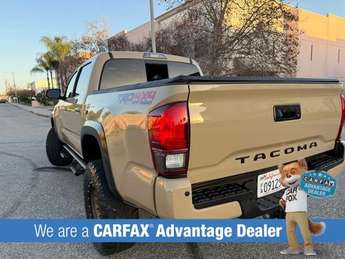 Used 2017 Toyota Tacoma TRD Off-Road w/ Premium & Technology Package AWD/4WD image 18