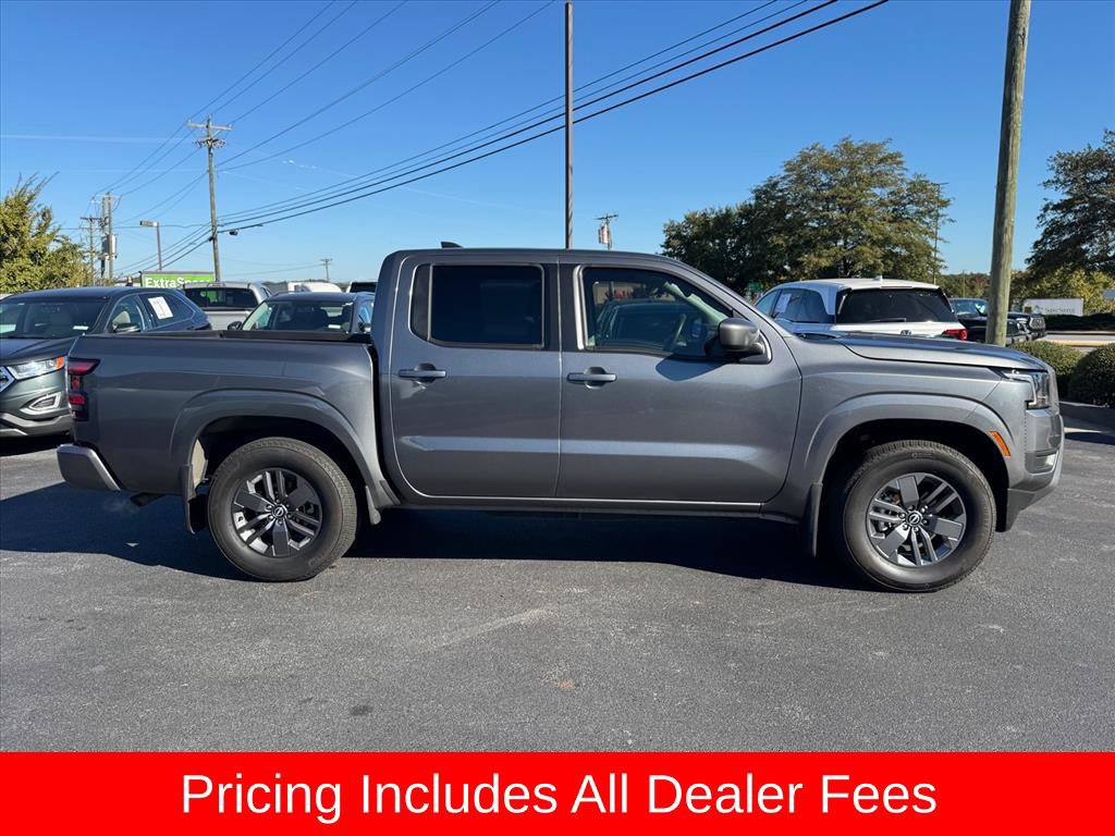 Used 2025 Nissan Frontier SV RWD image 2