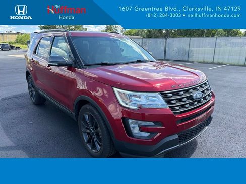 Used 2017 Ford Explorer XLT w/ Equipment Group 202A FWD image 1