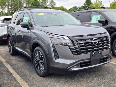 New 2026 Nissan Pathfinder Platinum w/ Accent Package