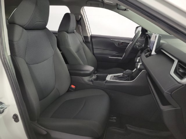 Used 2024 Toyota RAV4 LE FWD image 15