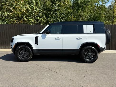 Used 2023 Land Rover Defender 110 S AWD/4WD image 2