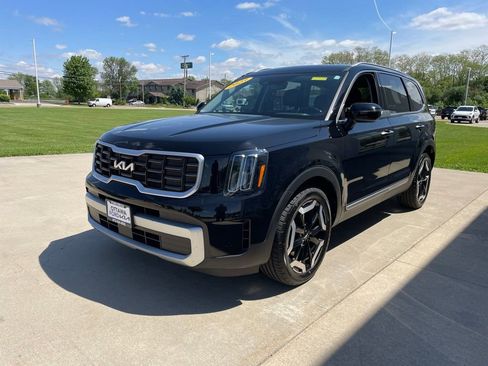 Used 2023 Kia Telluride S AWD/4WD image 2