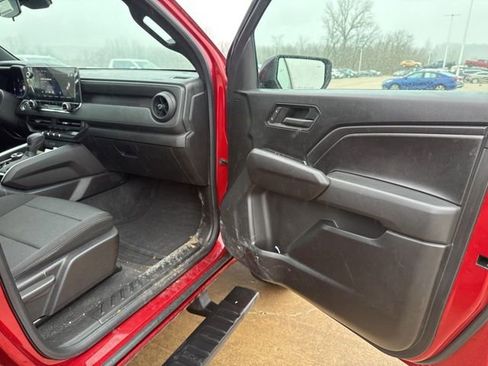 Used 2023 Chevrolet Colorado Trail Boss w/ Technology Package image 23