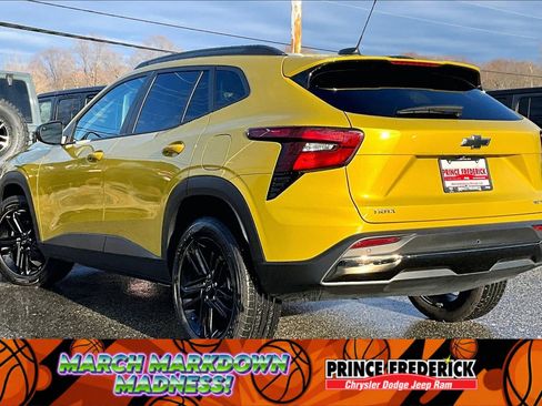 Used 2024 Chevrolet Trax ACTIV w/ Sunroof Package image 9