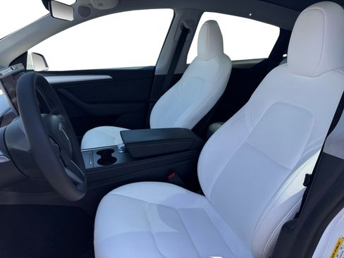 Used 2023 Tesla Model Y Long Range AWD/4WD image 9