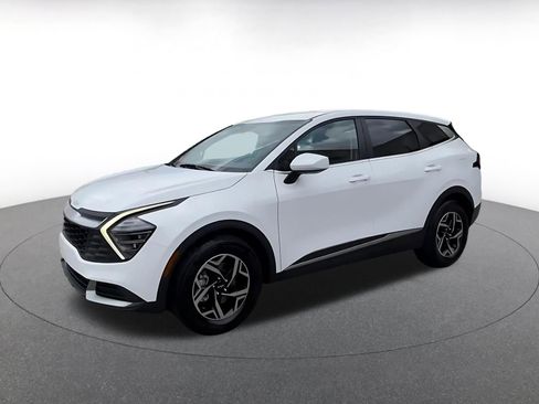 Used 2025 Kia Sportage LX FWD image 7