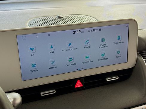 Used 2024 Hyundai Ioniq 5 SEL image 17