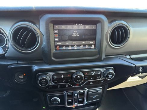 Used 2022 Jeep Wrangler Unlimited Sport image 11