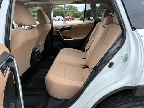 Used 2021 Toyota RAV4 XLE w/ Convenience Package FWD image 28