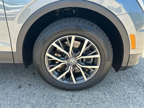 Used 2018 Volkswagen Tiguan SE w/ 3rd Row Seat Package AWD/4WD image 29