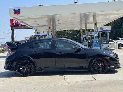 Used 2018 Honda Civic Type R image 17