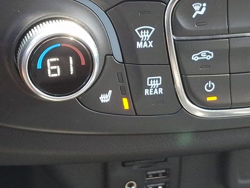 Used 2023 Chevrolet Traverse RS AWD/4WD image 27