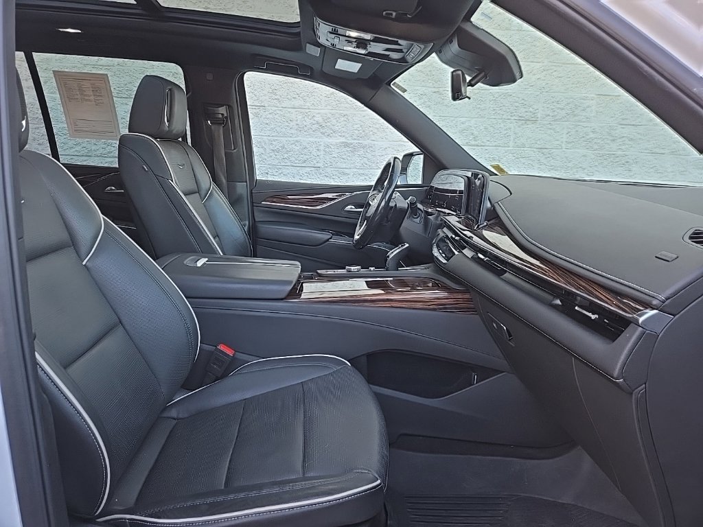 Certified 2024 Cadillac Escalade Premium Luxury w/ LPO, Floor Liner Package AWD/4WD image 21