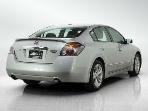 Used 2011 Nissan Altima 3.5 SR w/ 3.5SR Premium Pkg image 5