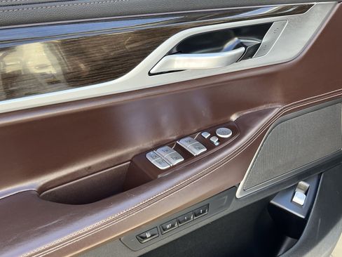 Used 2022 BMW 740i xDrive w/ Premium Package image 15